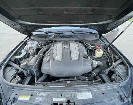 Сірий Фольксваген Туарег, об'ємом двигуна 3 л та пробігом 168 тис. км за 27500 $, фото 6 на Automoto.ua