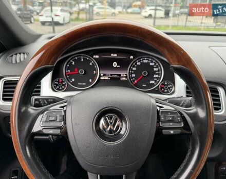 Серый Фольксваген Туарег, объемом двигателя 3 л и пробегом 228 тыс. км за 24900 $, фото 50 на Automoto.ua