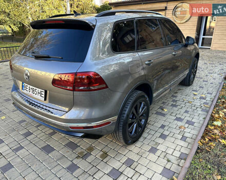 Серый Фольксваген Туарег, объемом двигателя 2.97 л и пробегом 240 тыс. км за 27500 $, фото 3 на Automoto.ua