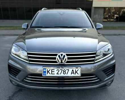 Сірий Фольксваген Туарег, об'ємом двигуна 2.97 л та пробігом 220 тис. км за 21400 $, фото 1 на Automoto.ua