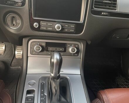 Сірий Фольксваген Туарег, об'ємом двигуна 3 л та пробігом 262 тис. км за 27999 $, фото 9 на Automoto.ua