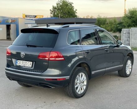 Сірий Фольксваген Туарег, об'ємом двигуна 3 л та пробігом 168 тис. км за 27500 $, фото 2 на Automoto.ua