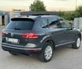 Сірий Фольксваген Туарег, об'ємом двигуна 3 л та пробігом 168 тис. км за 27500 $, фото 2 на Automoto.ua