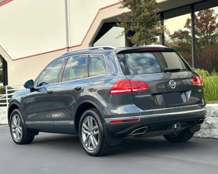 Сірий Фольксваген Туарег, об'ємом двигуна 3 л та пробігом 71 тис. км за 10000 $, фото 5 на Automoto.ua