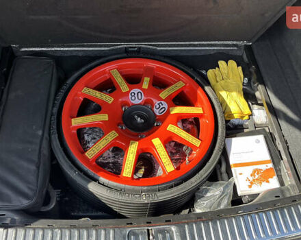 Серый Фольксваген Туарег, объемом двигателя 3 л и пробегом 173 тыс. км за 32000 $, фото 27 на Automoto.ua