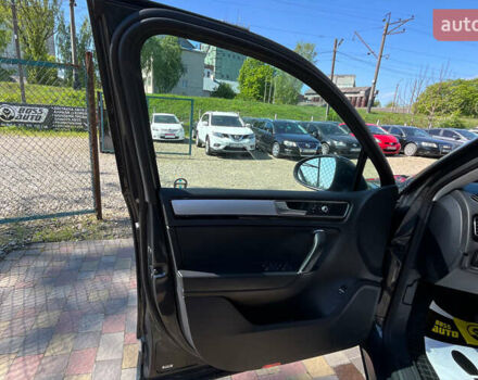 Серый Фольксваген Туарег, объемом двигателя 3 л и пробегом 158 тыс. км за 22900 $, фото 18 на Automoto.ua