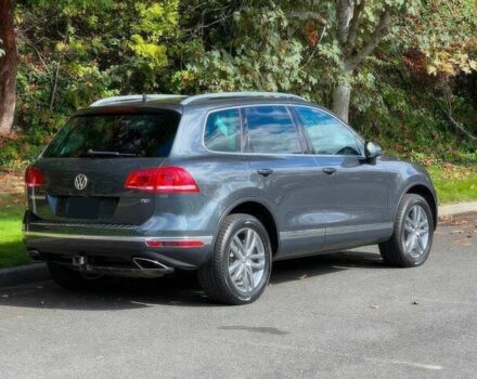 Серый Фольксваген Туарег, объемом двигателя 3 л и пробегом 74 тыс. км за 18900 $, фото 5 на Automoto.ua