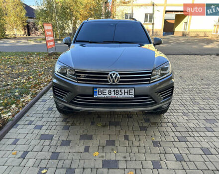 Серый Фольксваген Туарег, объемом двигателя 2.97 л и пробегом 240 тыс. км за 27500 $, фото 24 на Automoto.ua