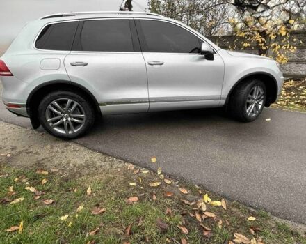 Серый Фольксваген Туарег, объемом двигателя 3 л и пробегом 225 тыс. км за 20750 $, фото 3 на Automoto.ua