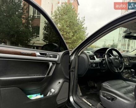 Сірий Фольксваген Туарег, об'ємом двигуна 3.6 л та пробігом 200 тис. км за 18500 $, фото 16 на Automoto.ua