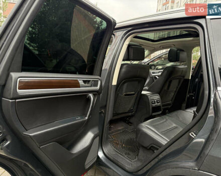 Сірий Фольксваген Туарег, об'ємом двигуна 3.6 л та пробігом 220 тис. км за 21777 $, фото 17 на Automoto.ua