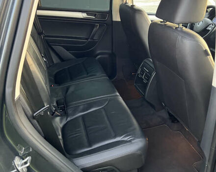 Серый Фольксваген Туарег, объемом двигателя 2.97 л и пробегом 200 тыс. км за 28500 $, фото 37 на Automoto.ua