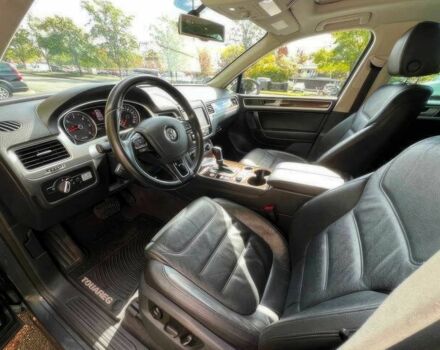 Серый Фольксваген Туарег, объемом двигателя 3 л и пробегом 74 тыс. км за 18900 $, фото 6 на Automoto.ua