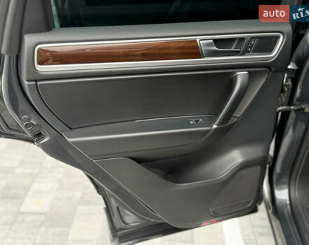 Серый Фольксваген Туарег, объемом двигателя 3 л и пробегом 186 тыс. км за 22500 $, фото 15 на Automoto.ua