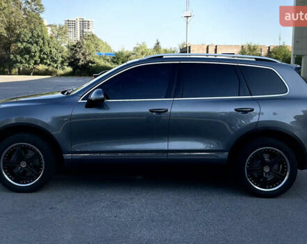 Сірий Фольксваген Туарег, об'ємом двигуна 2.97 л та пробігом 220 тис. км за 21400 $, фото 4 на Automoto.ua