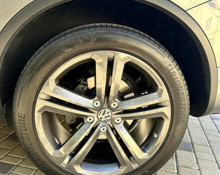 Серый Фольксваген Туарег, объемом двигателя 2.97 л и пробегом 240 тыс. км за 27500 $, фото 8 на Automoto.ua