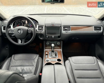 Серый Фольксваген Туарег, объемом двигателя 3 л и пробегом 186 тыс. км за 22500 $, фото 30 на Automoto.ua