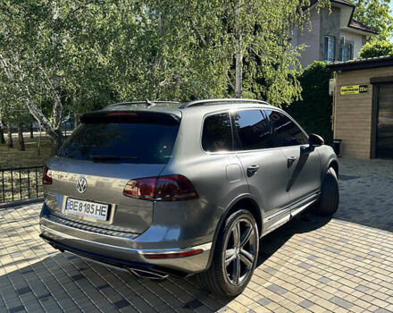 Серый Фольксваген Туарег, объемом двигателя 2.97 л и пробегом 240 тыс. км за 27500 $, фото 16 на Automoto.ua