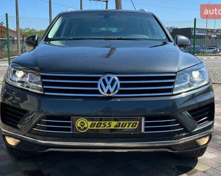 Серый Фольксваген Туарег, объемом двигателя 3 л и пробегом 158 тыс. км за 22900 $, фото 1 на Automoto.ua
