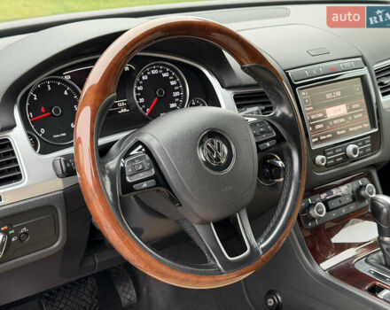 Серый Фольксваген Туарег, объемом двигателя 3 л и пробегом 228 тыс. км за 24900 $, фото 27 на Automoto.ua