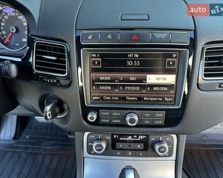 Серый Фольксваген Туарег, объемом двигателя 3 л и пробегом 193 тыс. км за 23450 $, фото 68 на Automoto.ua