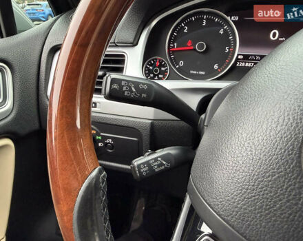 Серый Фольксваген Туарег, объемом двигателя 3 л и пробегом 228 тыс. км за 24900 $, фото 52 на Automoto.ua