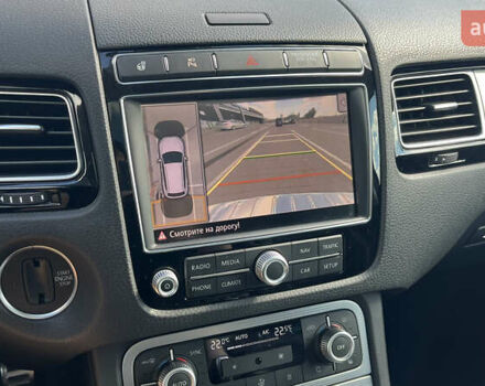 Серый Фольксваген Туарег, объемом двигателя 3 л и пробегом 173 тыс. км за 32000 $, фото 19 на Automoto.ua