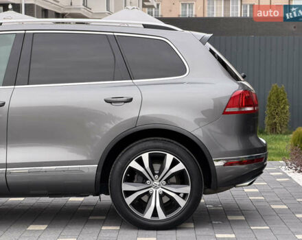 Серый Фольксваген Туарег, объемом двигателя 3 л и пробегом 228 тыс. км за 24900 $, фото 6 на Automoto.ua