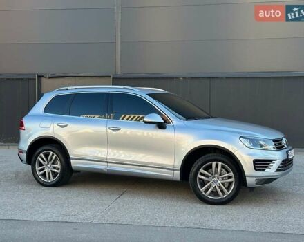 Серый Фольксваген Туарег, объемом двигателя 3 л и пробегом 193 тыс. км за 23450 $, фото 4 на Automoto.ua