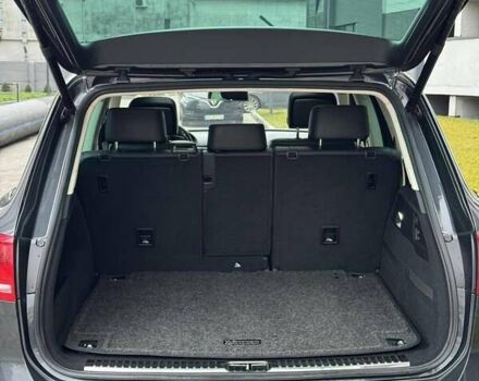 Сірий Фольксваген Туарег, об'ємом двигуна 3 л та пробігом 206 тис. км за 26400 $, фото 15 на Automoto.ua