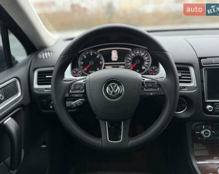 Серый Фольксваген Туарег, объемом двигателя 3 л и пробегом 186 тыс. км за 22500 $, фото 31 на Automoto.ua