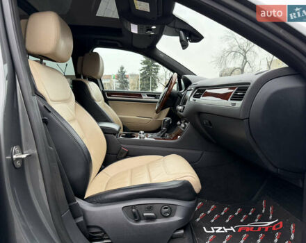 Серый Фольксваген Туарег, объемом двигателя 3 л и пробегом 228 тыс. км за 24900 $, фото 45 на Automoto.ua