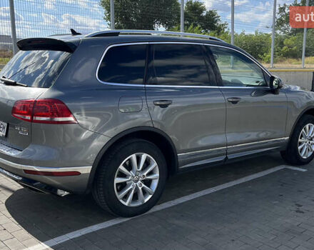 Серый Фольксваген Туарег, объемом двигателя 3 л и пробегом 173 тыс. км за 32000 $, фото 4 на Automoto.ua