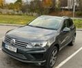 Серый Фольксваген Туарег, объемом двигателя 2.97 л и пробегом 200 тыс. км за 28500 $, фото 2 на Automoto.ua