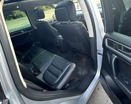 Серый Фольксваген Туарег, объемом двигателя 3 л и пробегом 225 тыс. км за 20750 $, фото 8 на Automoto.ua