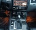Серый Фольксваген Туарег, объемом двигателя 3.6 л и пробегом 165 тыс. км за 17500 $, фото 12 на Automoto.ua