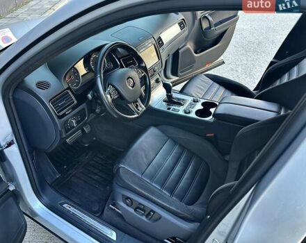 Серый Фольксваген Туарег, объемом двигателя 3 л и пробегом 193 тыс. км за 23450 $, фото 26 на Automoto.ua