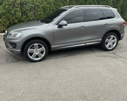 Серый Фольксваген Туарег, объемом двигателя 2.97 л и пробегом 266 тыс. км за 27999 $, фото 3 на Automoto.ua