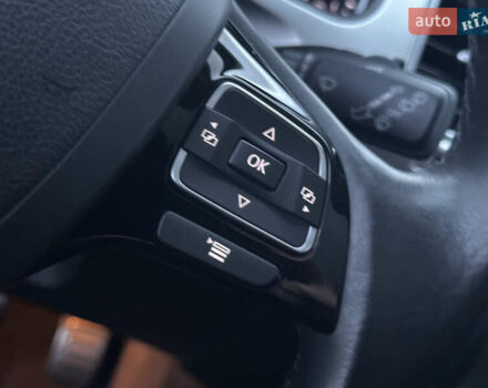 Серый Фольксваген Туарег, объемом двигателя 3 л и пробегом 205 тыс. км за 27500 $, фото 58 на Automoto.ua