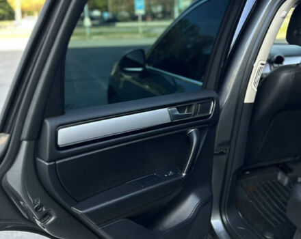 Сірий Фольксваген Туарег, об'ємом двигуна 2.97 л та пробігом 220 тис. км за 21400 $, фото 11 на Automoto.ua