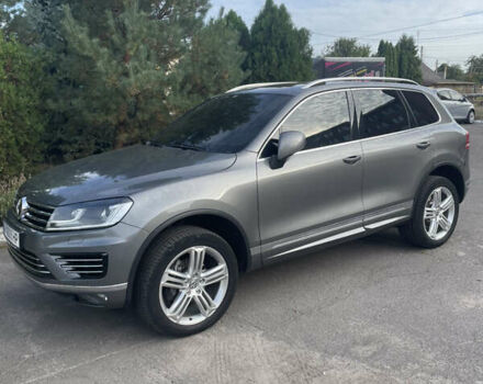Серый Фольксваген Туарег, объемом двигателя 2.97 л и пробегом 266 тыс. км за 27999 $, фото 2 на Automoto.ua