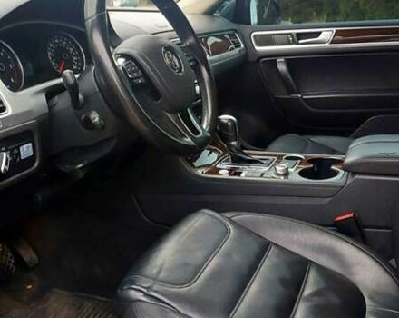 Серый Фольксваген Туарег, объемом двигателя 2.97 л и пробегом 273 тыс. км за 21999 $, фото 7 на Automoto.ua