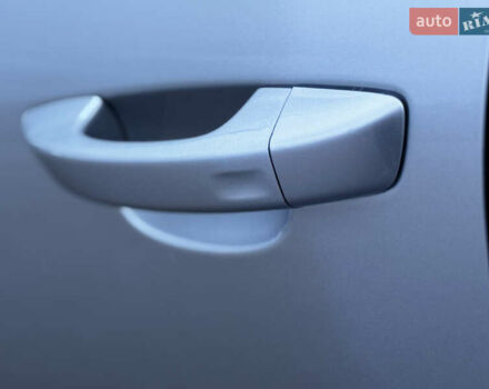 Серый Фольксваген Туарег, объемом двигателя 3 л и пробегом 205 тыс. км за 27500 $, фото 18 на Automoto.ua