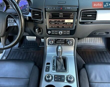 Серый Фольксваген Туарег, объемом двигателя 3 л и пробегом 193 тыс. км за 23450 $, фото 67 на Automoto.ua