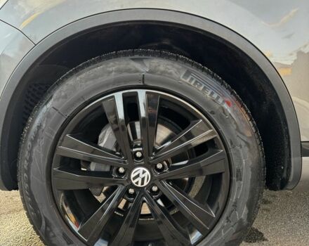 Серый Фольксваген Туарег, объемом двигателя 3 л и пробегом 200 тыс. км за 23500 $, фото 19 на Automoto.ua