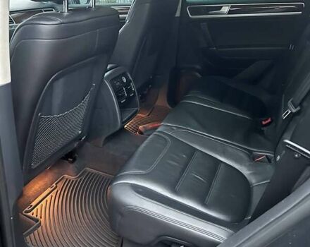 Серый Фольксваген Туарег, объемом двигателя 2.97 л и пробегом 270 тыс. км за 22800 $, фото 6 на Automoto.ua