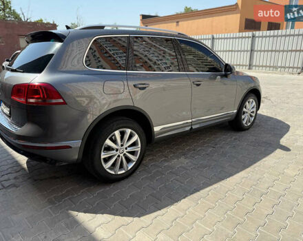 Серый Фольксваген Туарег, объемом двигателя 2.97 л и пробегом 191 тыс. км за 29300 $, фото 6 на Automoto.ua