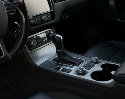 Серый Фольксваген Туарег, объемом двигателя 3 л и пробегом 149 тыс. км за 36000 $, фото 25 на Automoto.ua