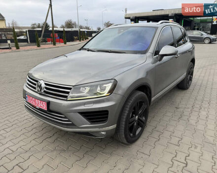 Серый Фольксваген Туарег, объемом двигателя 3.6 л и пробегом 240 тыс. км за 17700 $, фото 1 на Automoto.ua