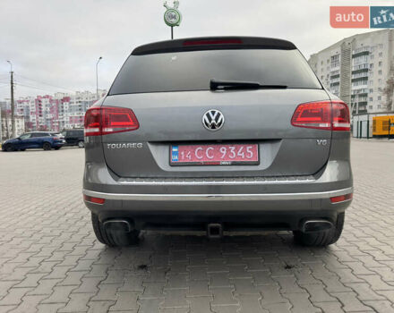 Серый Фольксваген Туарег, объемом двигателя 3.6 л и пробегом 240 тыс. км за 17700 $, фото 9 на Automoto.ua